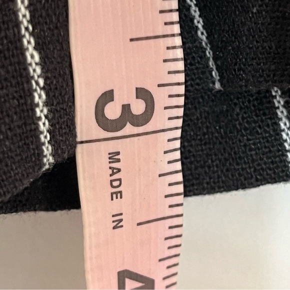 NWT Women’s Adrianna Papell Linen Blend Black White Striped Shorts Size XL - Picture 4 of 11